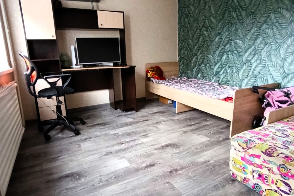 Продаётся 4-комнатная квартира, 59.3 м²