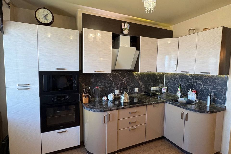 Продаётся 4-комнатная квартира, 128 м²