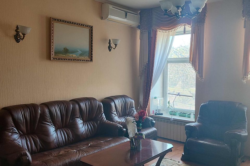 Продаётся 4-комнатная квартира, 96 м²