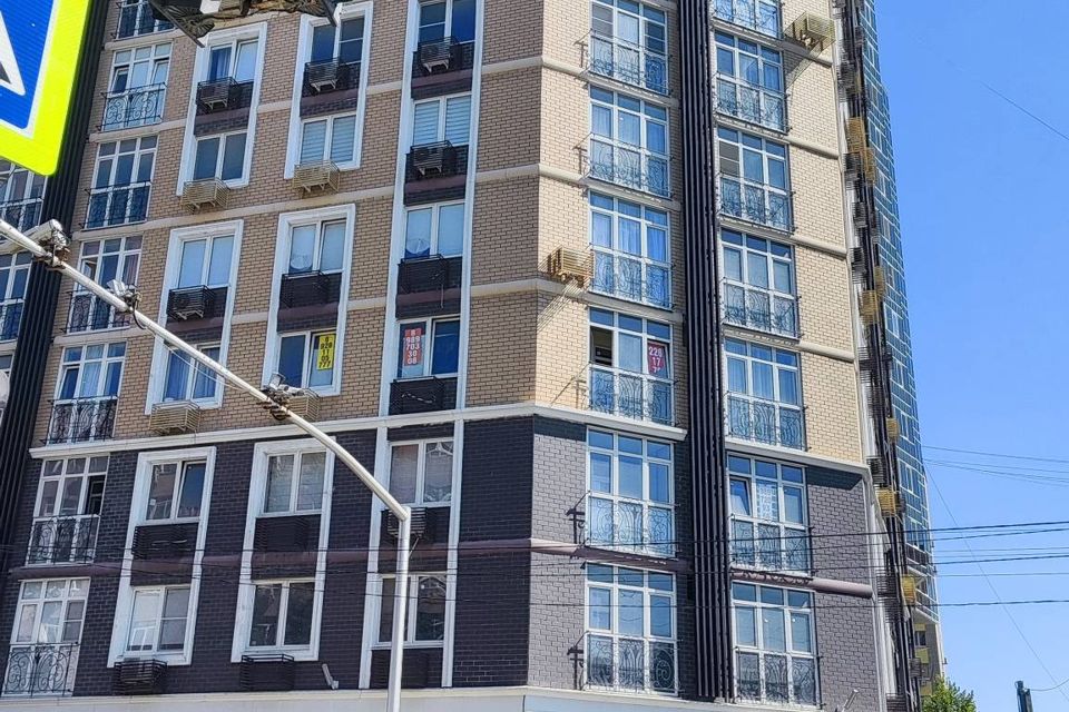 Продаётся 3-комнатная квартира, 127.1 м²