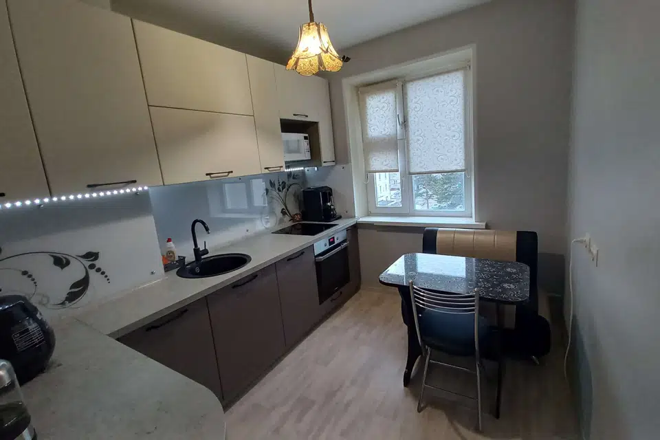 Продаётся 4-комнатная квартира, 79.4 м²