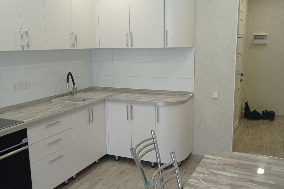 Сдаётся 1-комнатная квартира, 43 м²