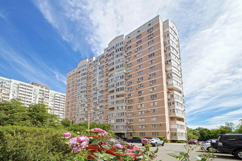 Продаётся 3-комнатная квартира, 123.2 м²