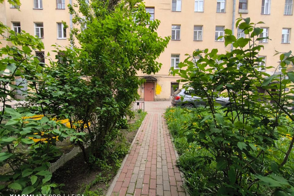 Продаётся 4-комнатная квартира, 117 м²