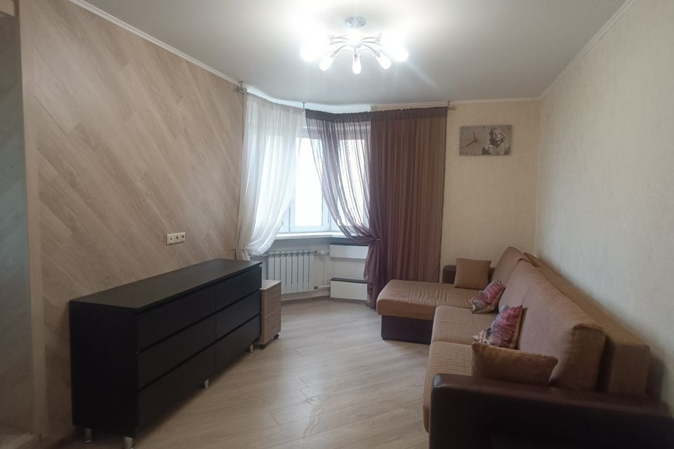 Продаётся 1-комнатная квартира, 42.3 м²