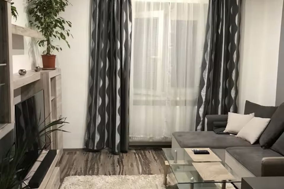 Сдаётся 1-комнатная квартира, 53 м²