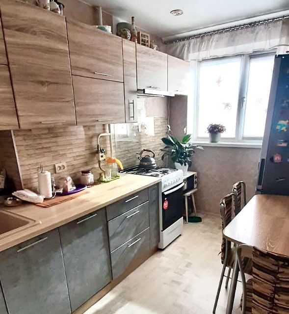 Продаётся 3-комнатная квартира, 51.7 м²