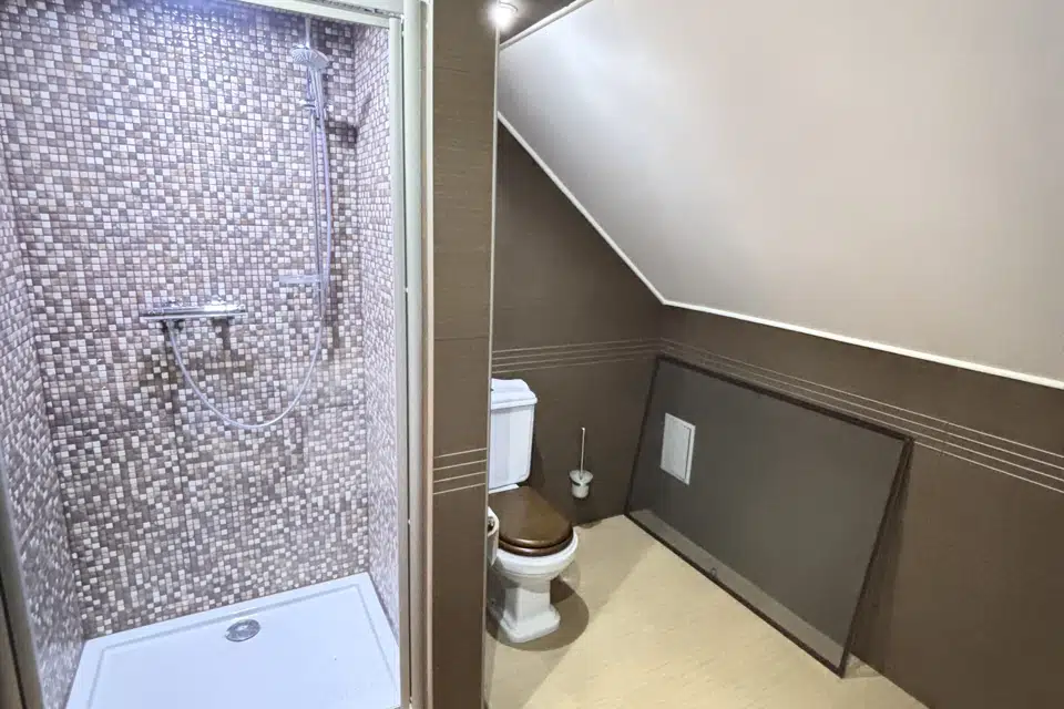 Продаётся 3-этажный дом, 500 м²