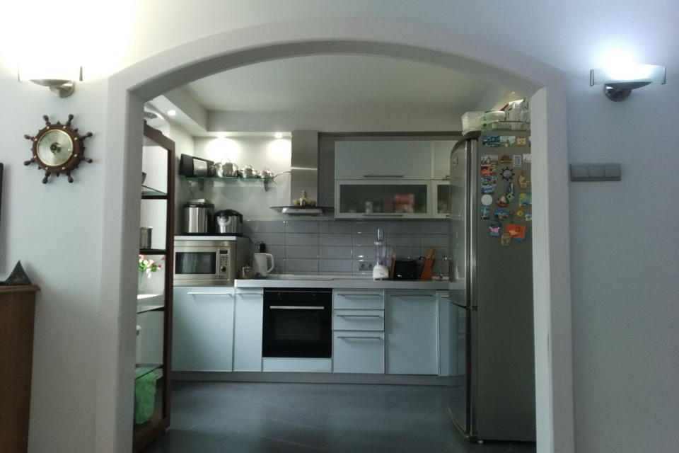 Продаётся 4-комнатная квартира, 79.8 м²