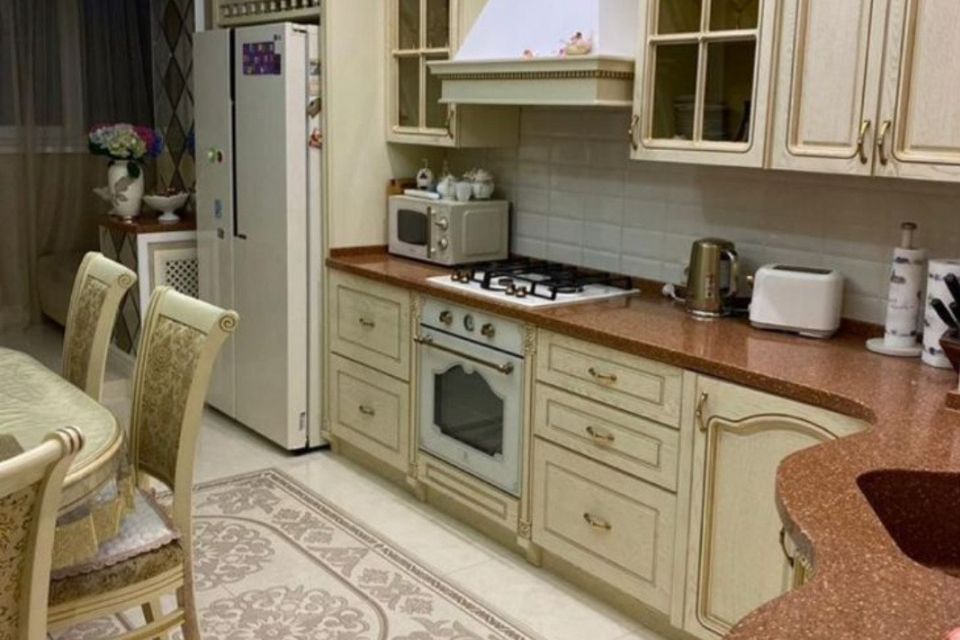 Продаётся 3-комнатная квартира, 72.7 м²