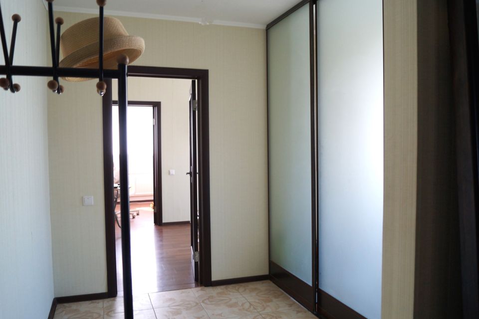 Продаётся 4-комнатная квартира, 64 м²