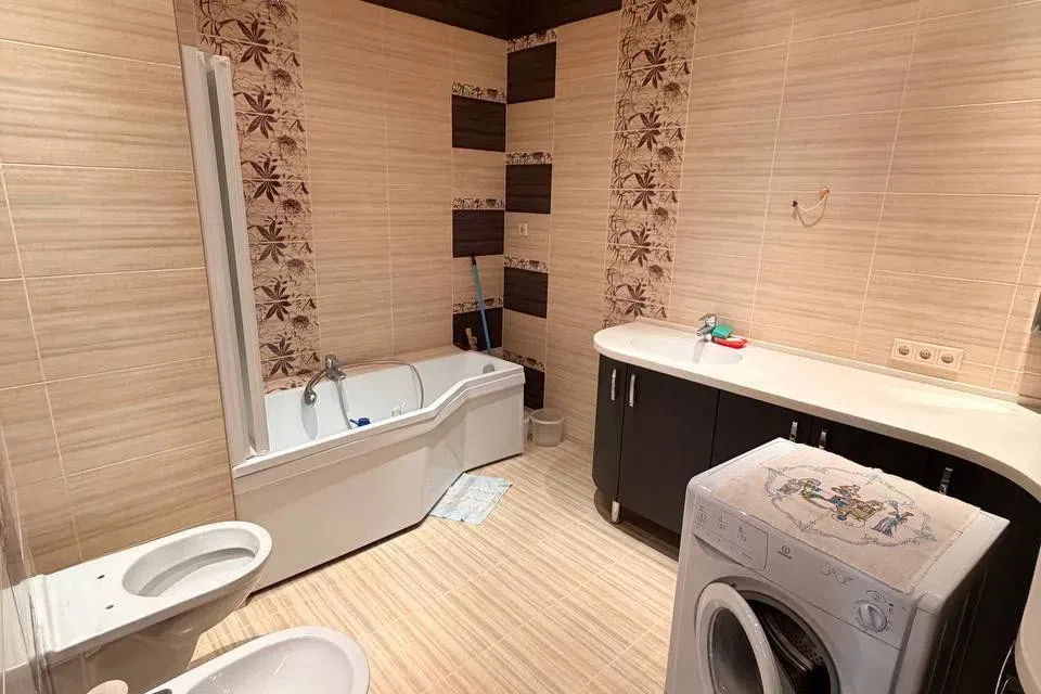 Продаётся 3-комнатная квартира, 126 м²