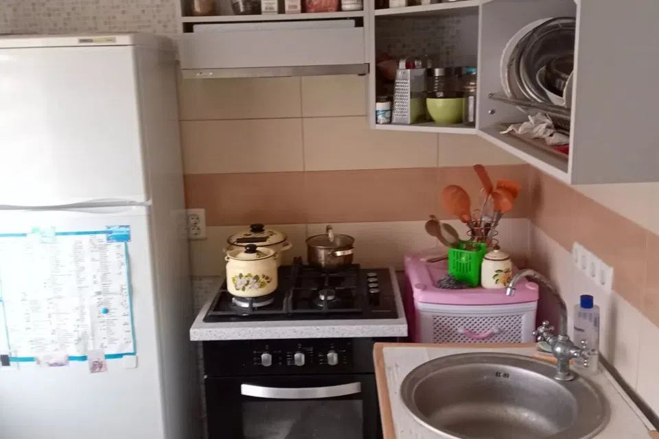 Продаётся 4-комнатная квартира, 56 м²