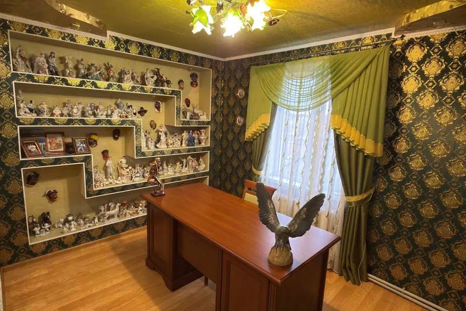 Продаётся 2-этажный дом, 409 м²