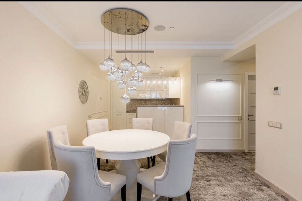 Продаётся 3-комнатная квартира, 130 м²