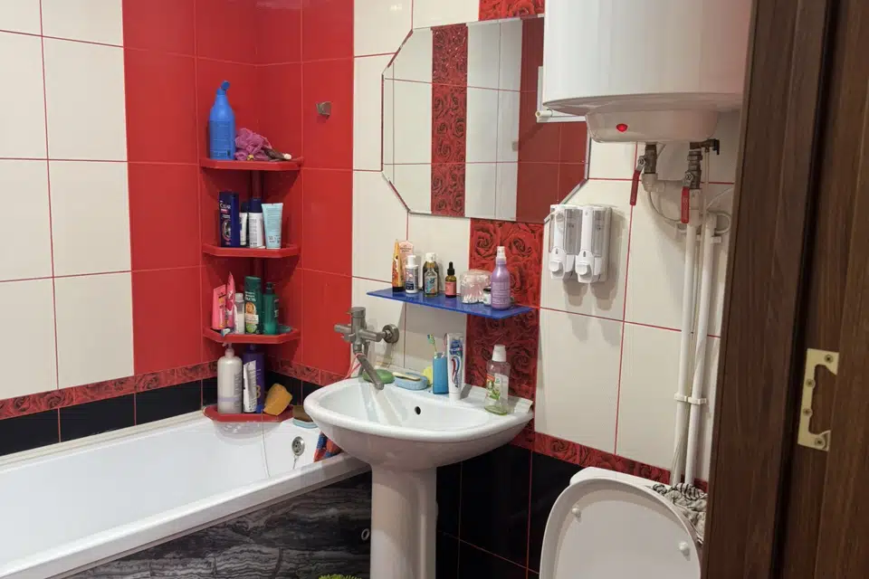 Продаётся 3-комнатная квартира, 63 м²