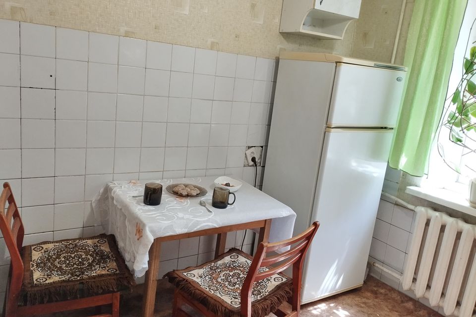 Продаётся 4-комнатная квартира, 98 м²