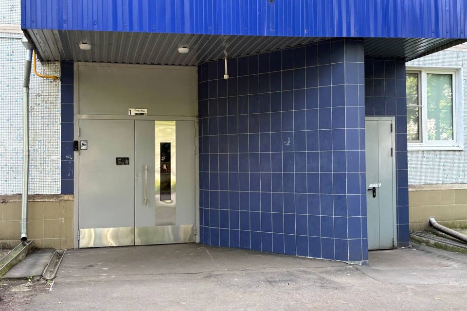 Продаётся 3 комнаты в 3-комн. квартире, 18.5 м²