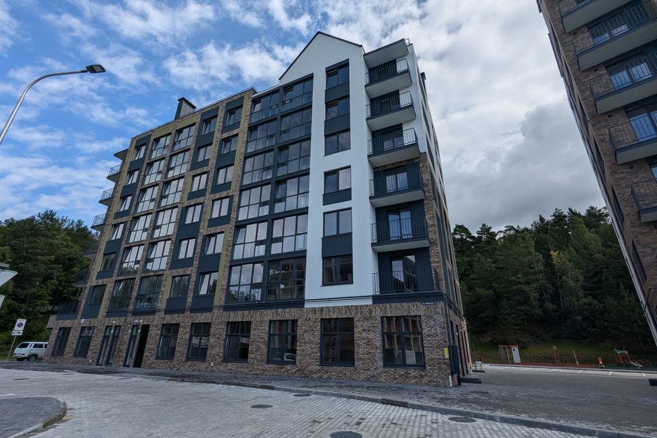 Продаётся 1-комнатная квартира, 42 м²