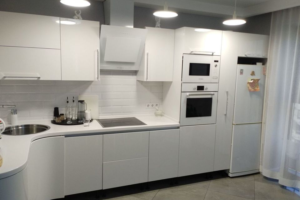 Продаётся 3-комнатная квартира, 118 м²