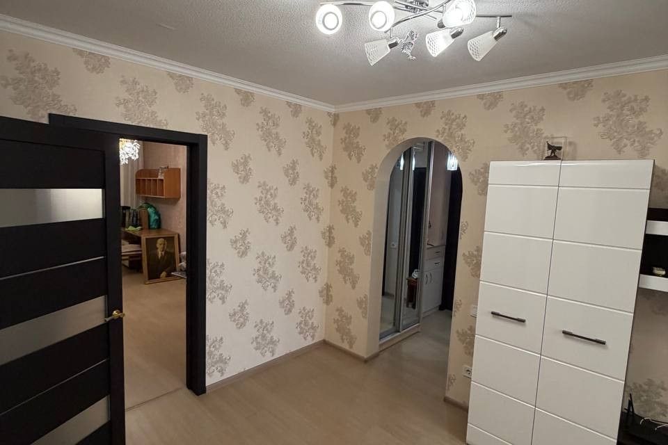 Продаётся 4-комнатная квартира, 85 м²