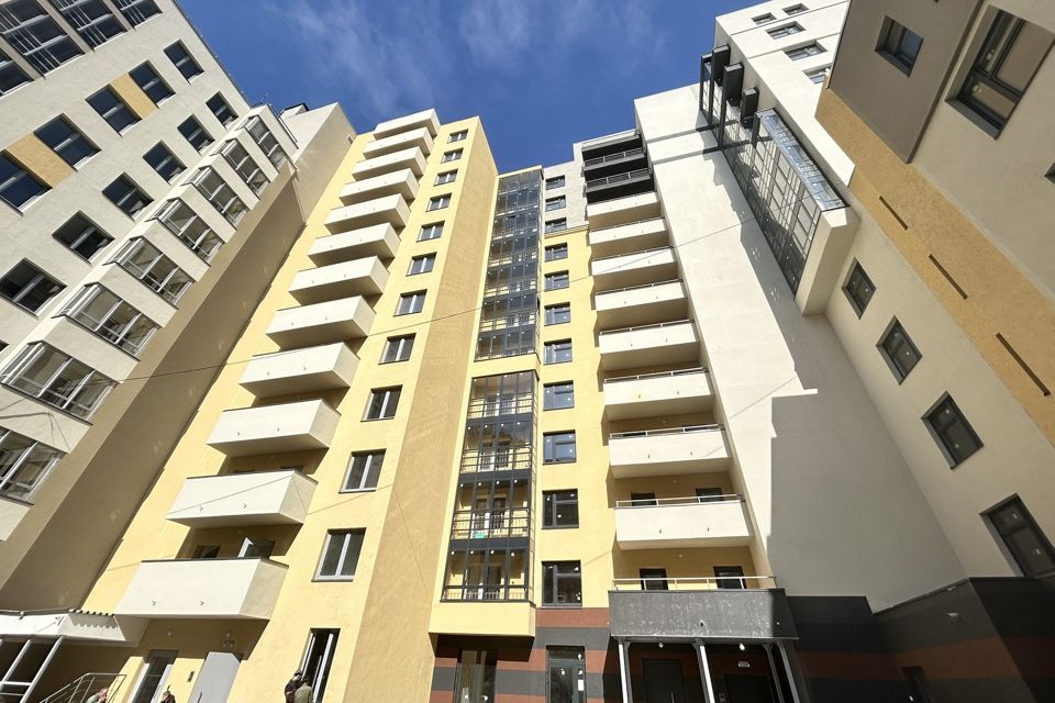 Продаётся 2-комнатная квартира, 67.9 м²