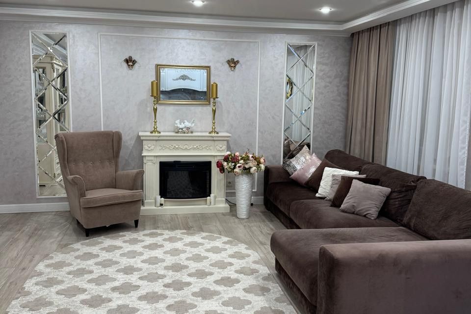 Продаётся 4-комнатная квартира, 113.8 м²