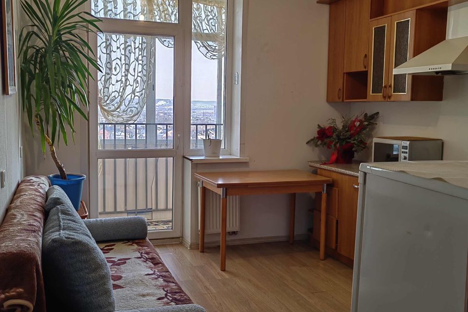Продаётся 1-комнатная квартира, 42 м²