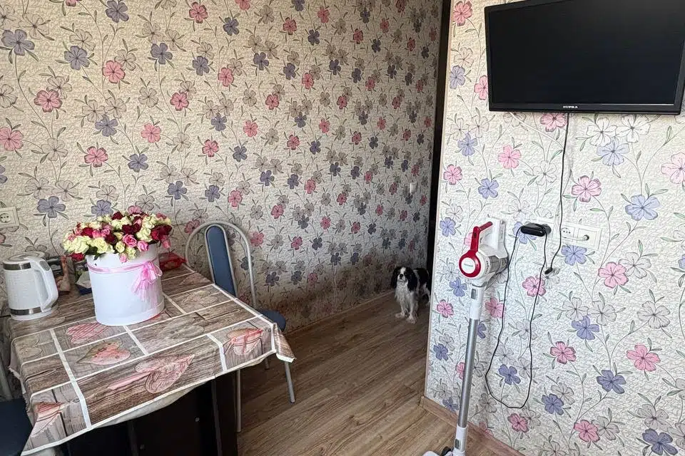Продаётся 4-комнатная квартира, 63.9 м²