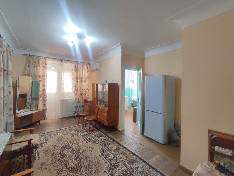 Продаётся 1-комнатная квартира, 42 м²