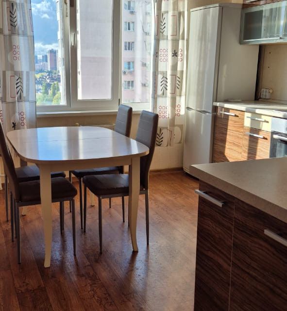 Сдаётся 2-комнатная квартира, 68.8 м²
