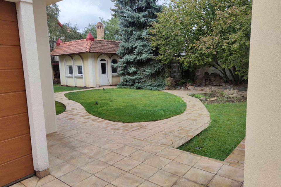 Продаётся 3-этажный дом, 577 м²