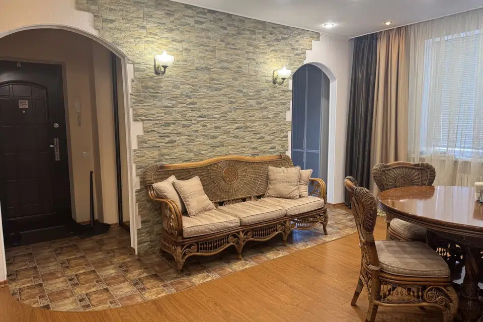 Продаётся 4-комнатная квартира, 84 м²