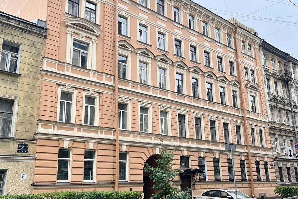 Продаётся 2-комнатная квартира, 70.1 м²