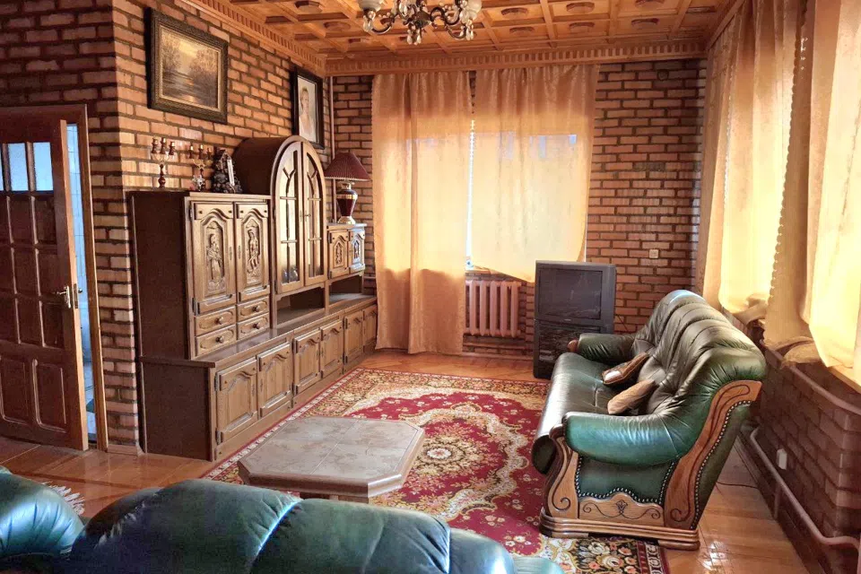 Продаётся 2-этажный дом, 299 м²