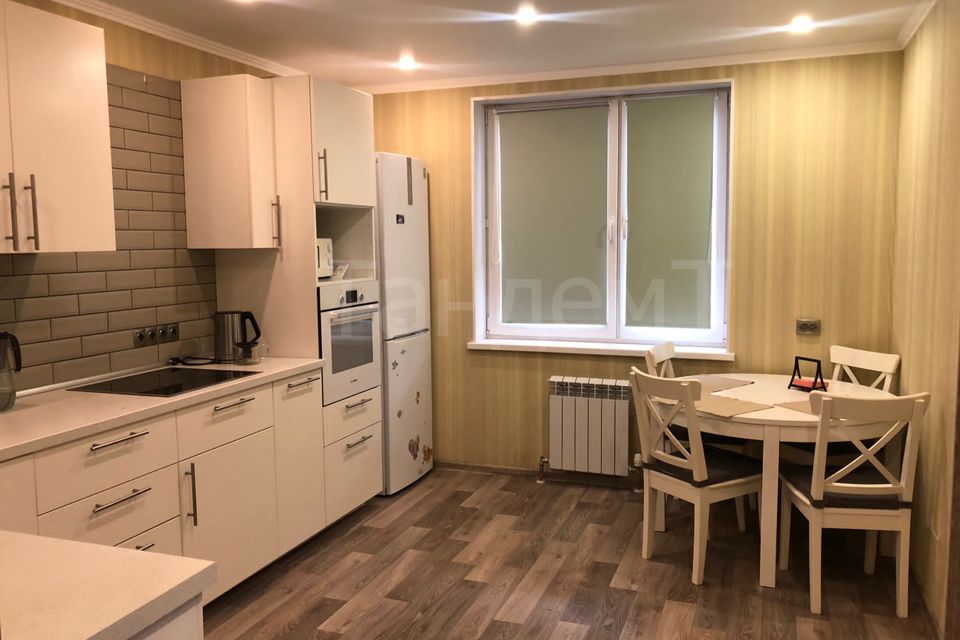 Продаётся 2-комнатная квартира, 61.9 м²