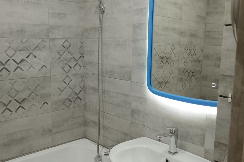Продаётся 2-комнатная квартира, 55.6 м²