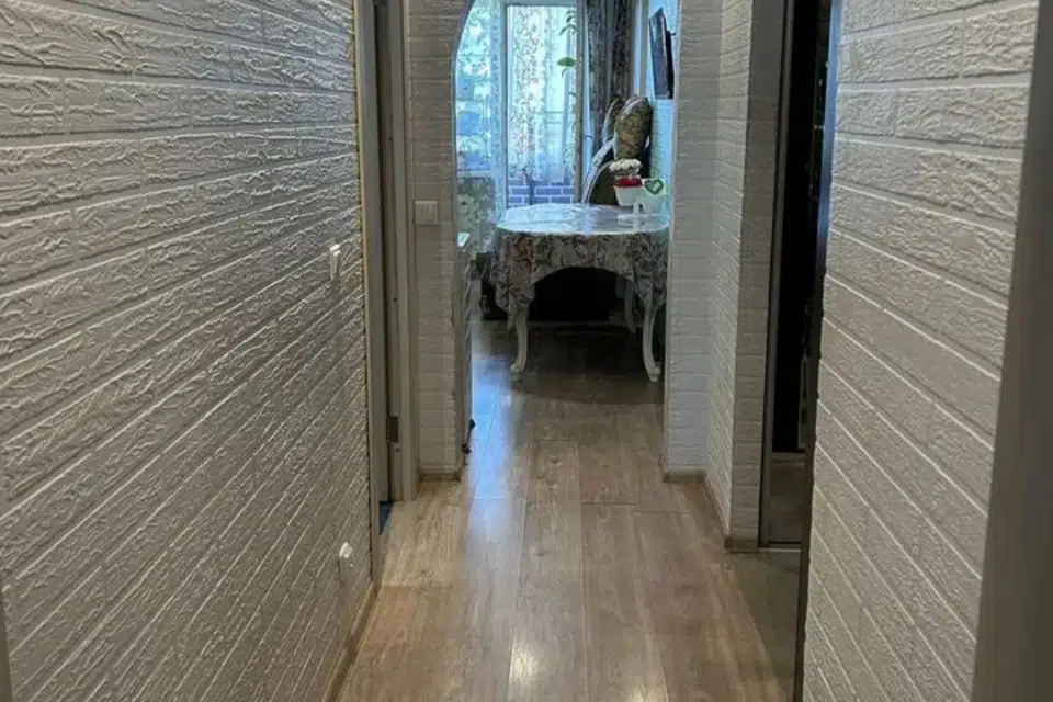 Продаётся 1-комнатная квартира, 42 м²