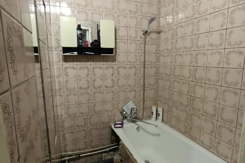 Продаётся 4-комнатная квартира, 61 м²