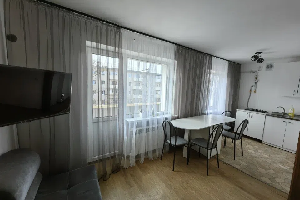 Продаётся 4-комнатная квартира, 90.5 м²