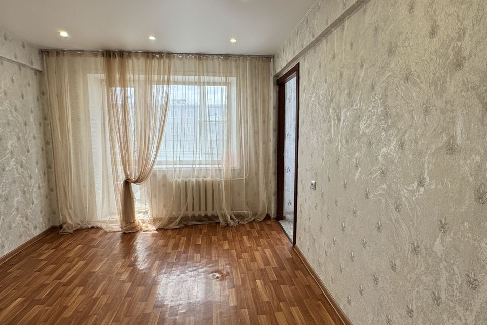 Продаётся 4-комнатная квартира, 60 м²