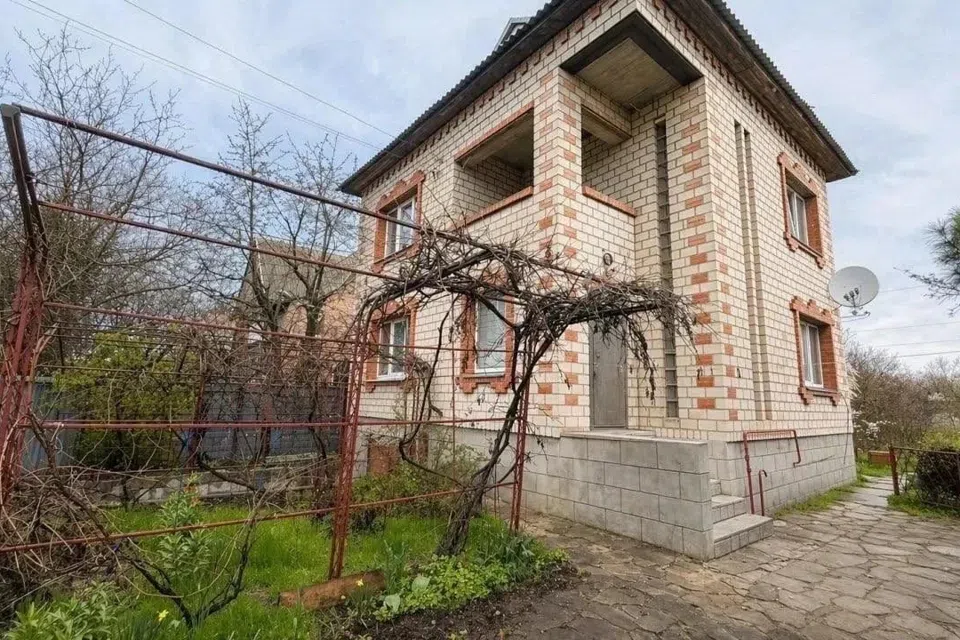 Продаётся 2-этажный дом, 179 м²