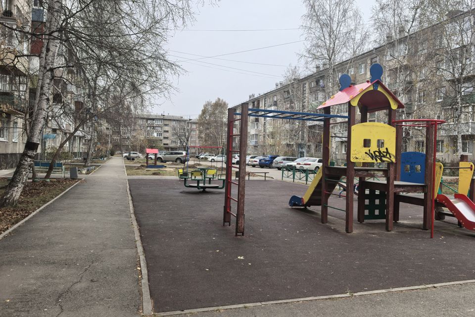 Продаётся 3-комнатная квартира, 55.7 м²