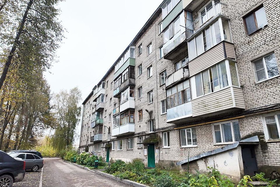 Продаётся 4-комнатная квартира, 60.6 м²