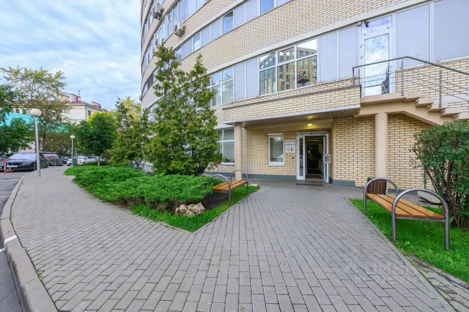 Продаётся 3-комнатная квартира, 130 м²