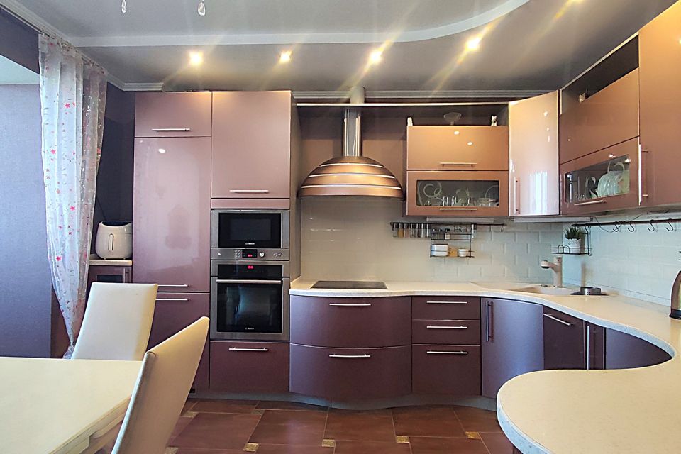 Продаётся 3-комнатная квартира, 122 м²