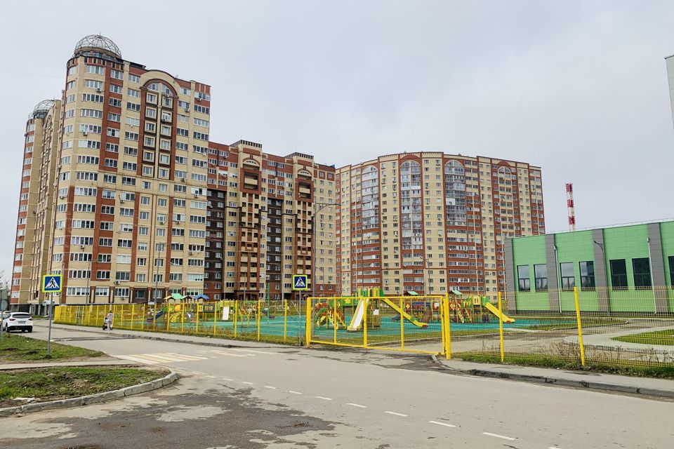 Продаётся 4-комнатная квартира, 95 м²