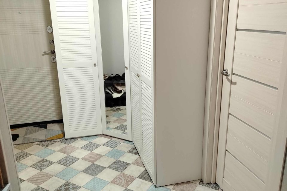 Продаётся 4-комнатная квартира, 75 м²