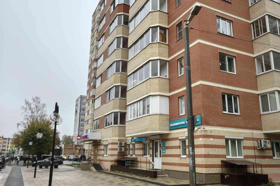 Продаётся 2-комнатная квартира, 82.7 м²