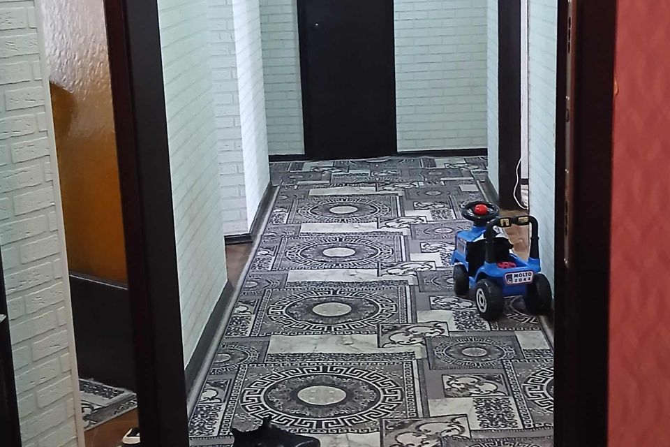 Продаётся 4-комнатная квартира, 76 м²